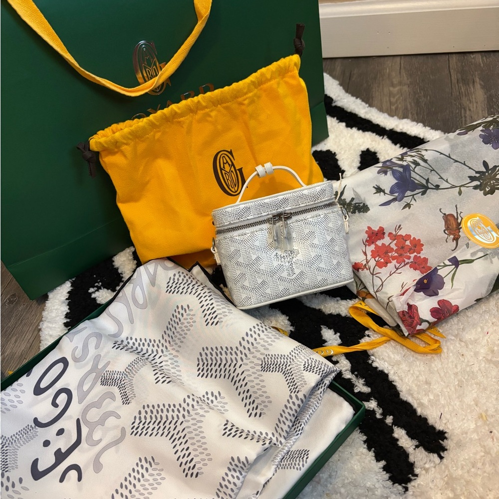 Goyard Silver and White Cosmetic Bag